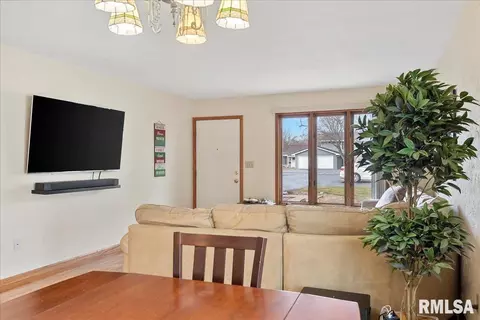 10 Brookside Pl, Springfield, IL 62704 photo 6