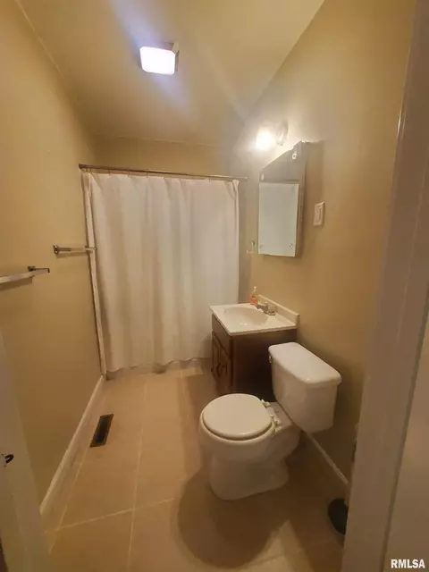 1701 Watch Ave, Springfield, IL 62702 photo 5