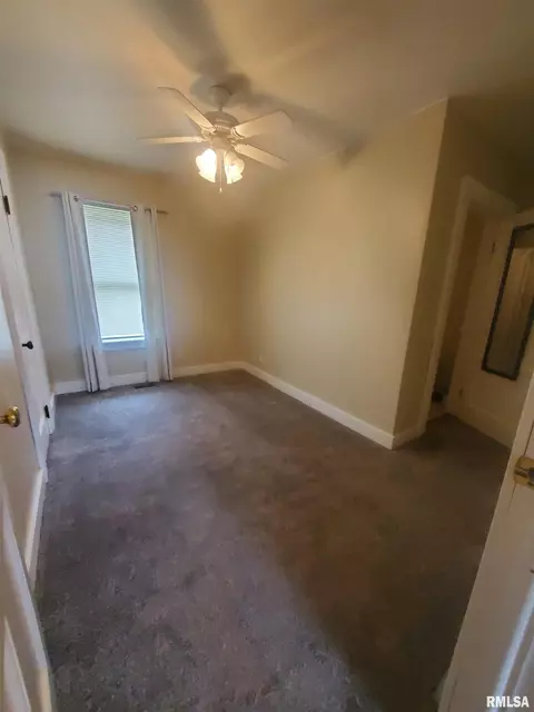 1701 Watch Ave, Springfield, IL 62702 photo 4