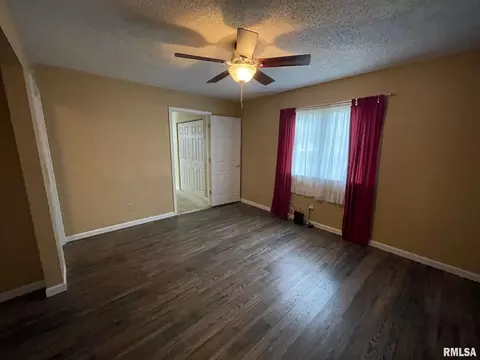 3013 Barrybrook Ct, Springfield, IL 62702 photo 4
