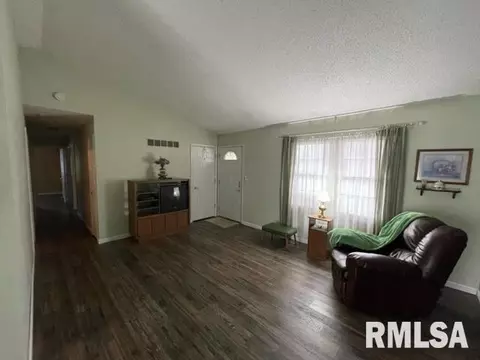 3013 Barrybrook Ct, Springfield, IL 62702 photo 2