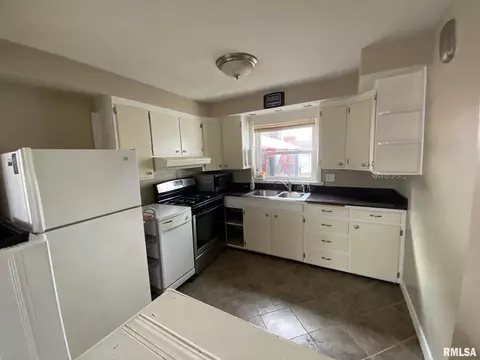 2805 S State St, Springfield, IL 62704 photo 5