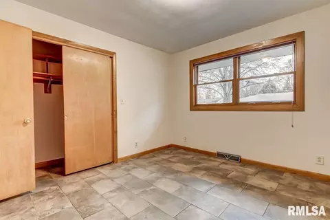 321 Kenyon Dr, Springfield, IL 62704 photo 13