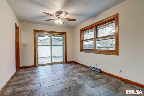 321 Kenyon Dr, Springfield, IL 62704 photo 8