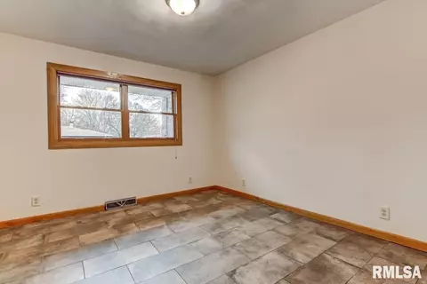 321 Kenyon Dr, Springfield, IL 62704 photo 14