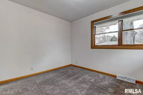 321 Kenyon Dr, Springfield, IL 62704 photo 18