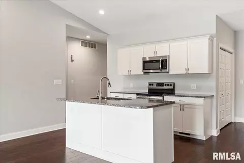 300 Harbor Point Pl, Springfield, IL 62712 photo 12