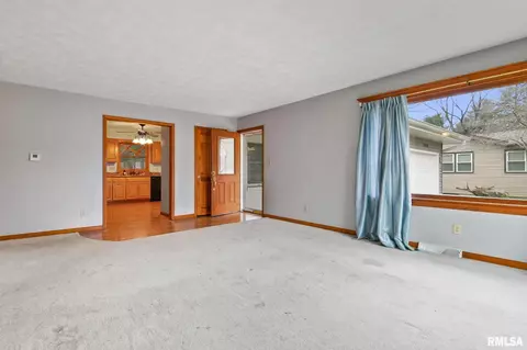 2120 Westview Dr, Springfield, IL 62704 photo 4