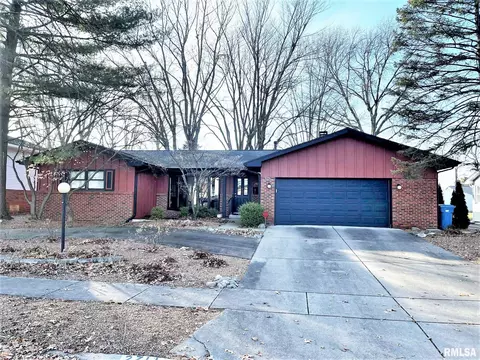 2711 Arlington Dr, Springfield, IL 62704 photo 1