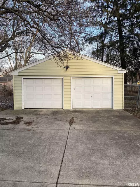 2130 S 16th St, Springfield, IL 62703 photo 2