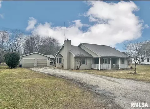 914 N Main St, Abingdon, IL 61410 photo 2