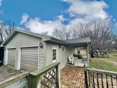 914 N Main St, Abingdon, IL 61410 photo 6
