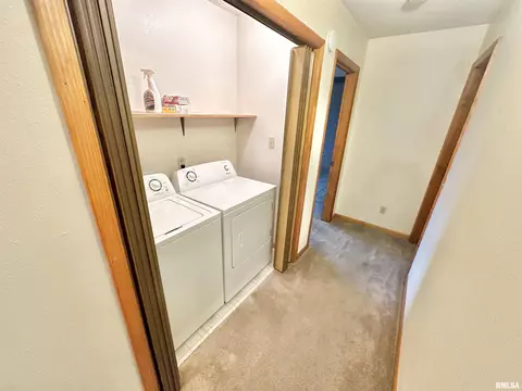 914 N Main St, Abingdon, IL 61410 photo 18