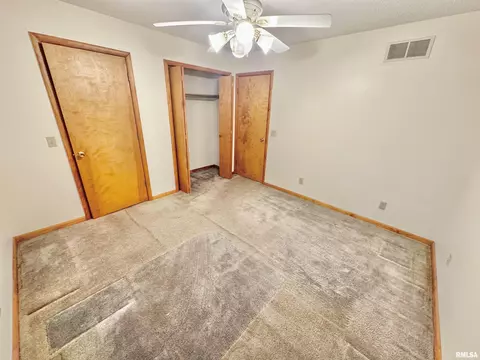 914 N Main St, Abingdon, IL 61410 photo 20