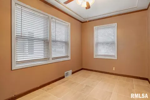 221 E Pine St, Springfield, IL 62704 photo 11