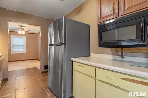 221 E Pine St, Springfield, IL 62704 photo 14