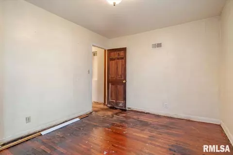 221 E Pine St, Springfield, IL 62704 photo 17