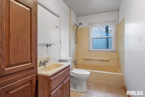 221 E Pine St, Springfield, IL 62704 photo 15