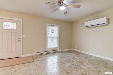 2077 Stonehenge Rd, Springfield, IL 62702 photo 5