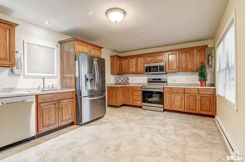 2077 Stonehenge Rd, Springfield, IL 62702 photo 9