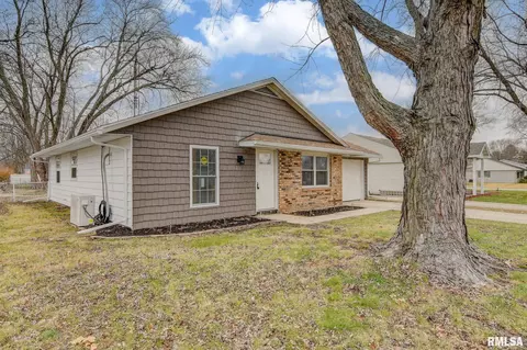 2077 Stonehenge Rd, Springfield, IL 62702 photo 3