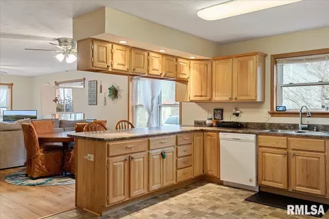821 W Washington St, Springfield, IL 62702 photo 12