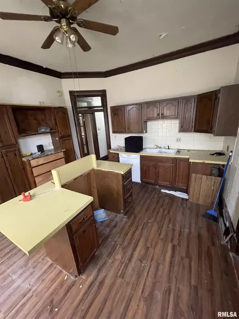 1347 N 4th St, Springfield, IL 62702 photo 5