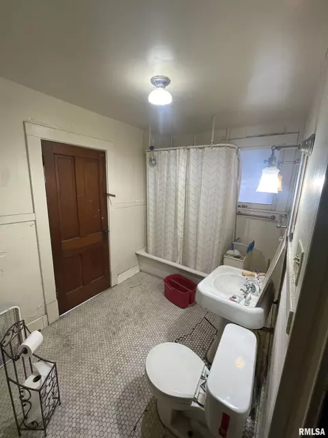 1347 N 4th St, Springfield, IL 62702 photo 7
