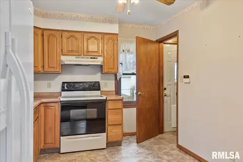 1621 N 19th St, Springfield, IL 62702 photo 8