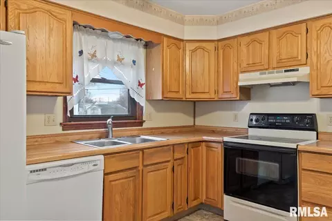 1621 N 19th St, Springfield, IL 62702 photo 9