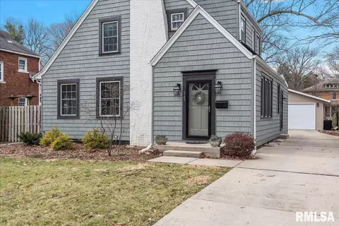 2105 Bates Ave, Springfield, IL 62704 photo 5
