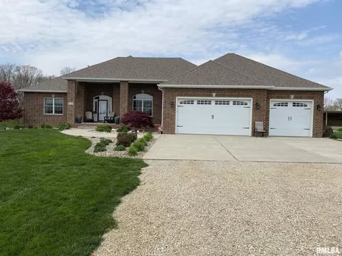 10955 Salisbury Rd, Pleasant Plains, IL 62677