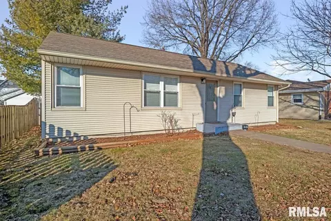 124 E Lincoln St, Greenview, IL 62642 photo 3