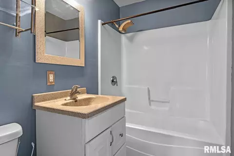 124 E Lincoln St, Greenview, IL 62642 photo 19