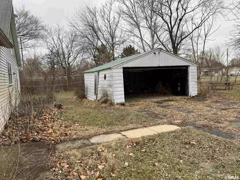 202 N Olive St, Bath, IL 62617 photo 6