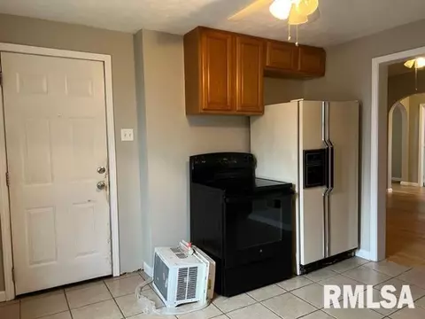 100 N State St, Springfield, IL 62702 photo 13