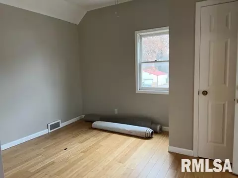 100 N State St, Springfield, IL 62702 photo 6