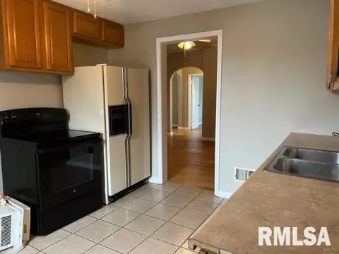 100 N State St, Springfield, IL 62702 photo 14