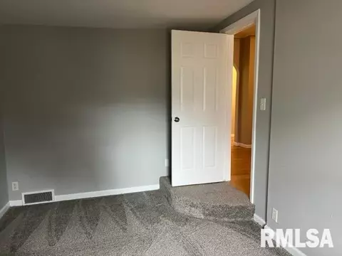 100 N State St, Springfield, IL 62702 photo 10