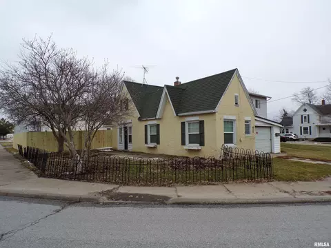 831 W Division St, Galva, IL 61434