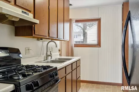 1926 Marland St, Springfield, IL 62702 photo 5