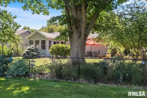 115 Springbrook Dr, Springfield, IL 62702 photo 2