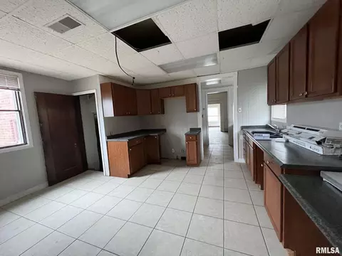 1620 S 6th St, Springfield, IL 62703 photo 7