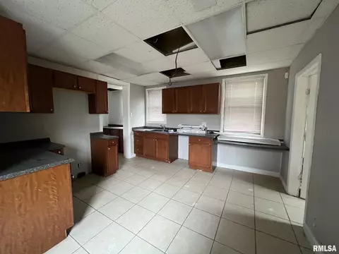 1620 S 6th St, Springfield, IL 62703 photo 8