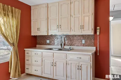 3542 Sheridan St, Springfield, IL 62703 photo 9