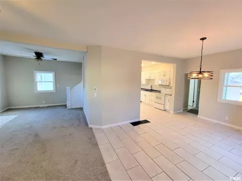 2001 S College St, Springfield, IL 62704 photo 6