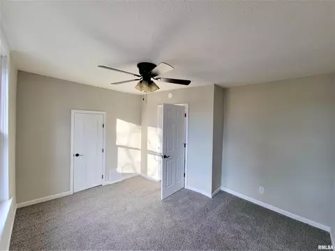 2001 S College St, Springfield, IL 62704 photo 8
