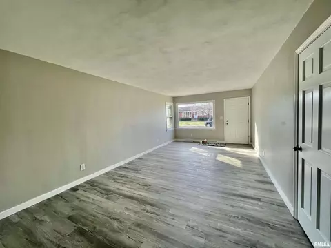 60 Locksley Ln, Springfield, IL 62704 photo 4