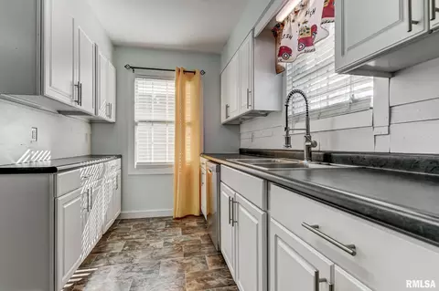 2017 7th St, Springfield, IL 62702 photo 9