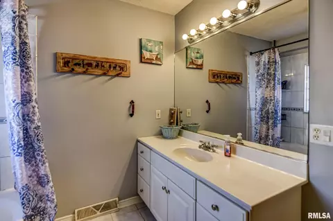 1124 Kingshighway Ave, Springfield, IL 62702 photo 8
